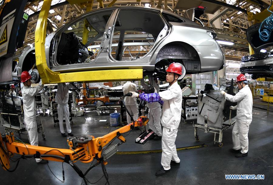 Foto : Pabrik mobil di China (Ist)